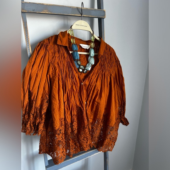 Gently used burnt orange blouse. - Picture 1 of 3